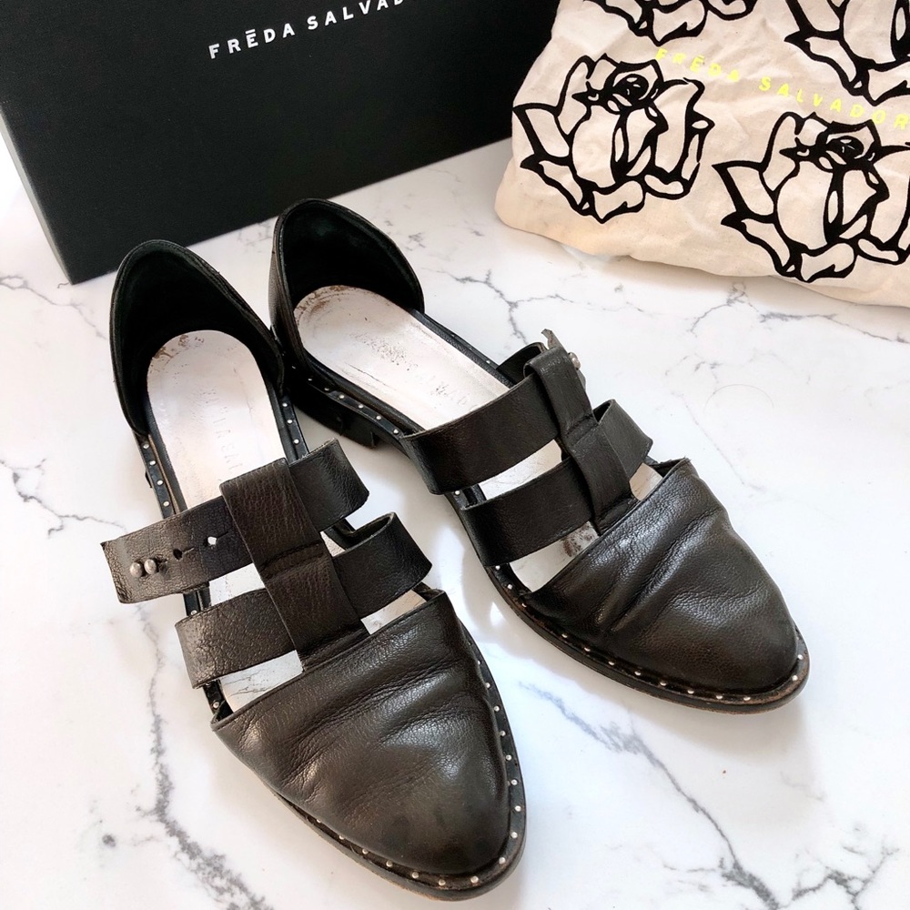 Freda Salvador Lock D’Orsay Flat